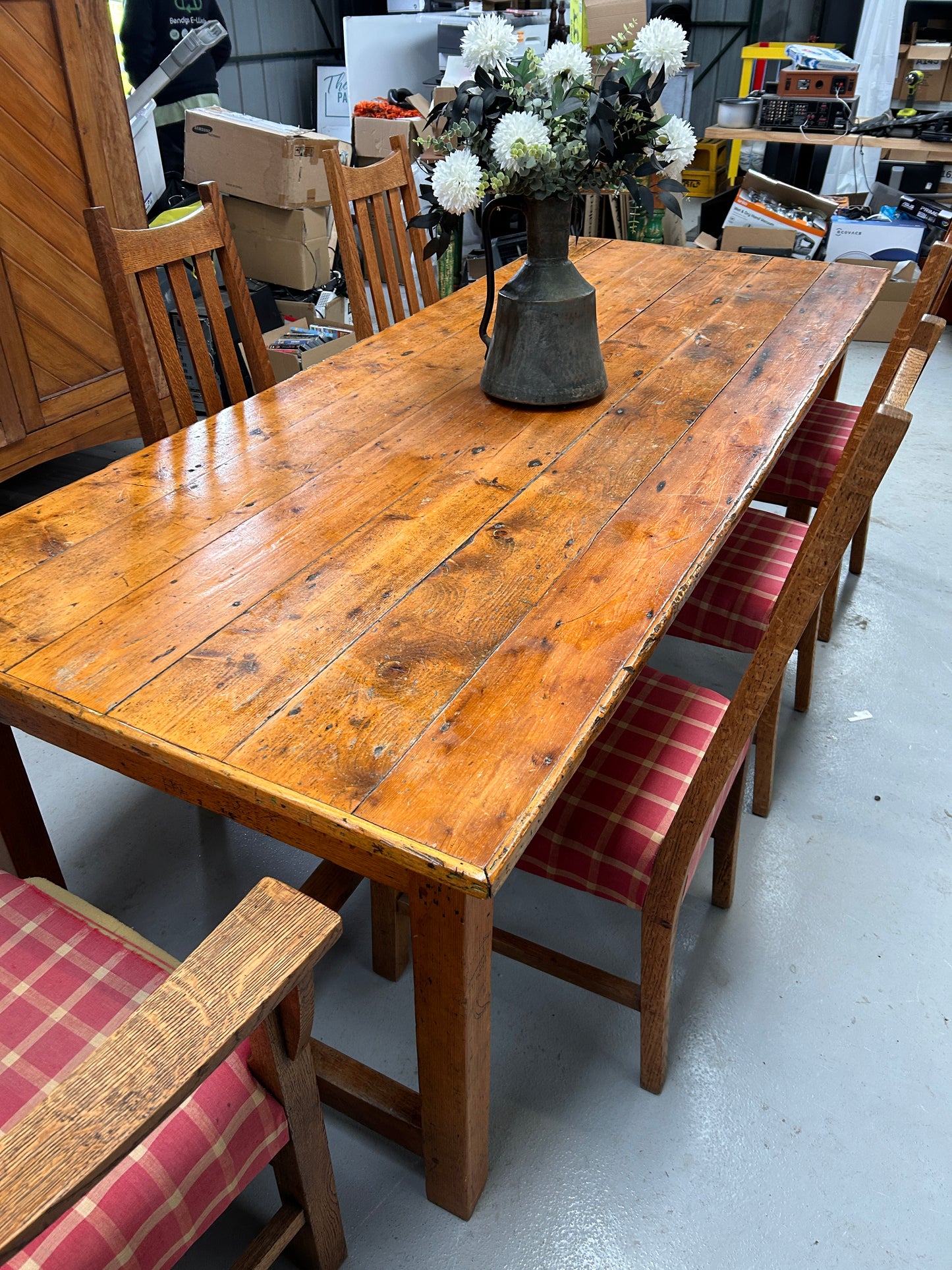 8 seater Dining Table with 6 Oak Chairs