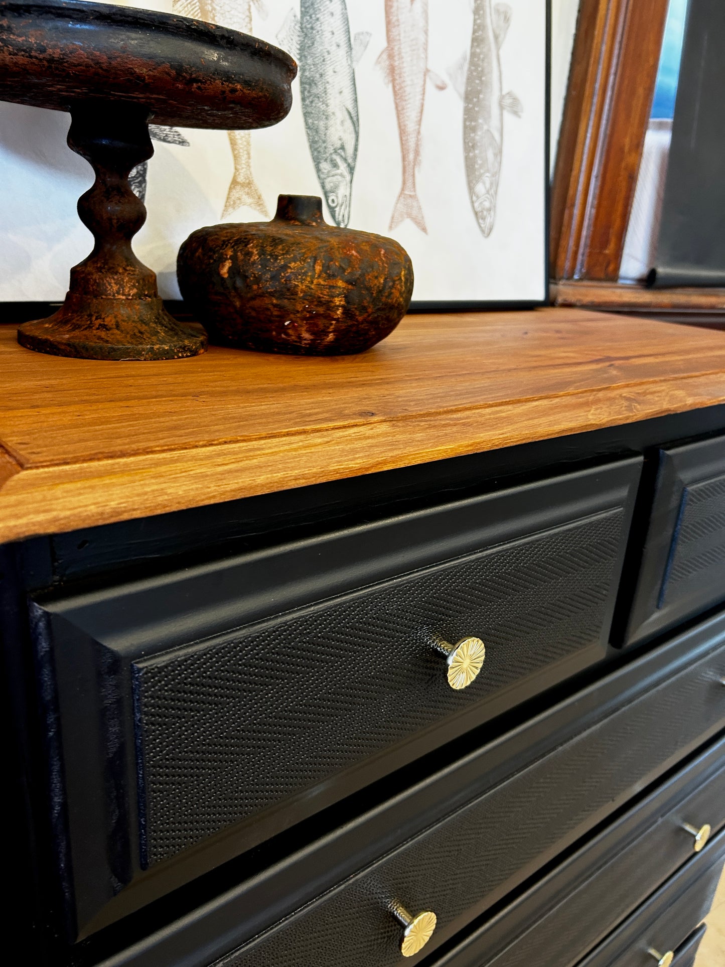 Paintable Wallpaper - Embossed ZigZag - 1m