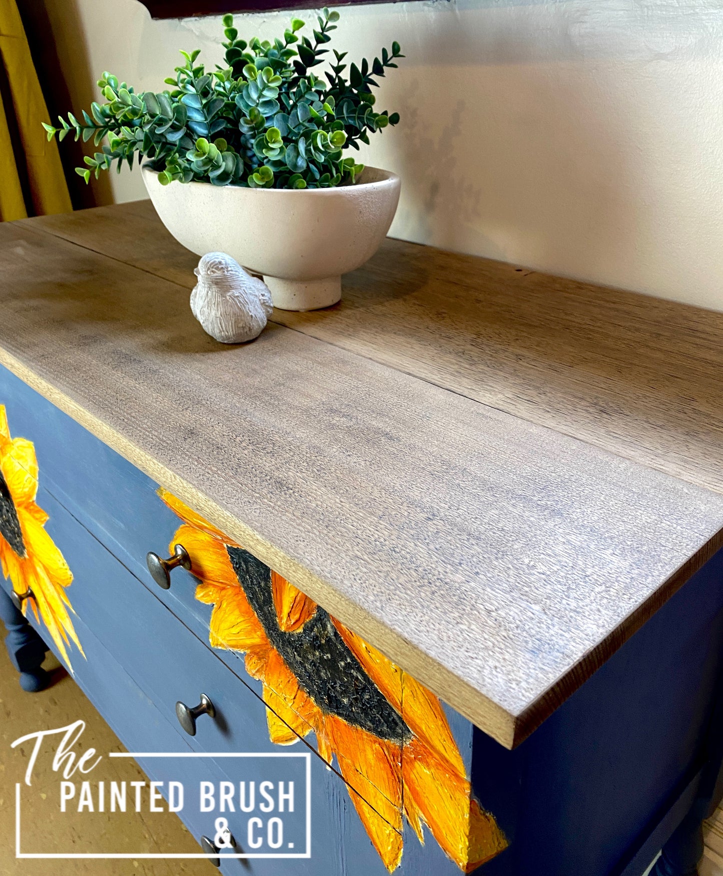 Sunflower - Dressing Table
