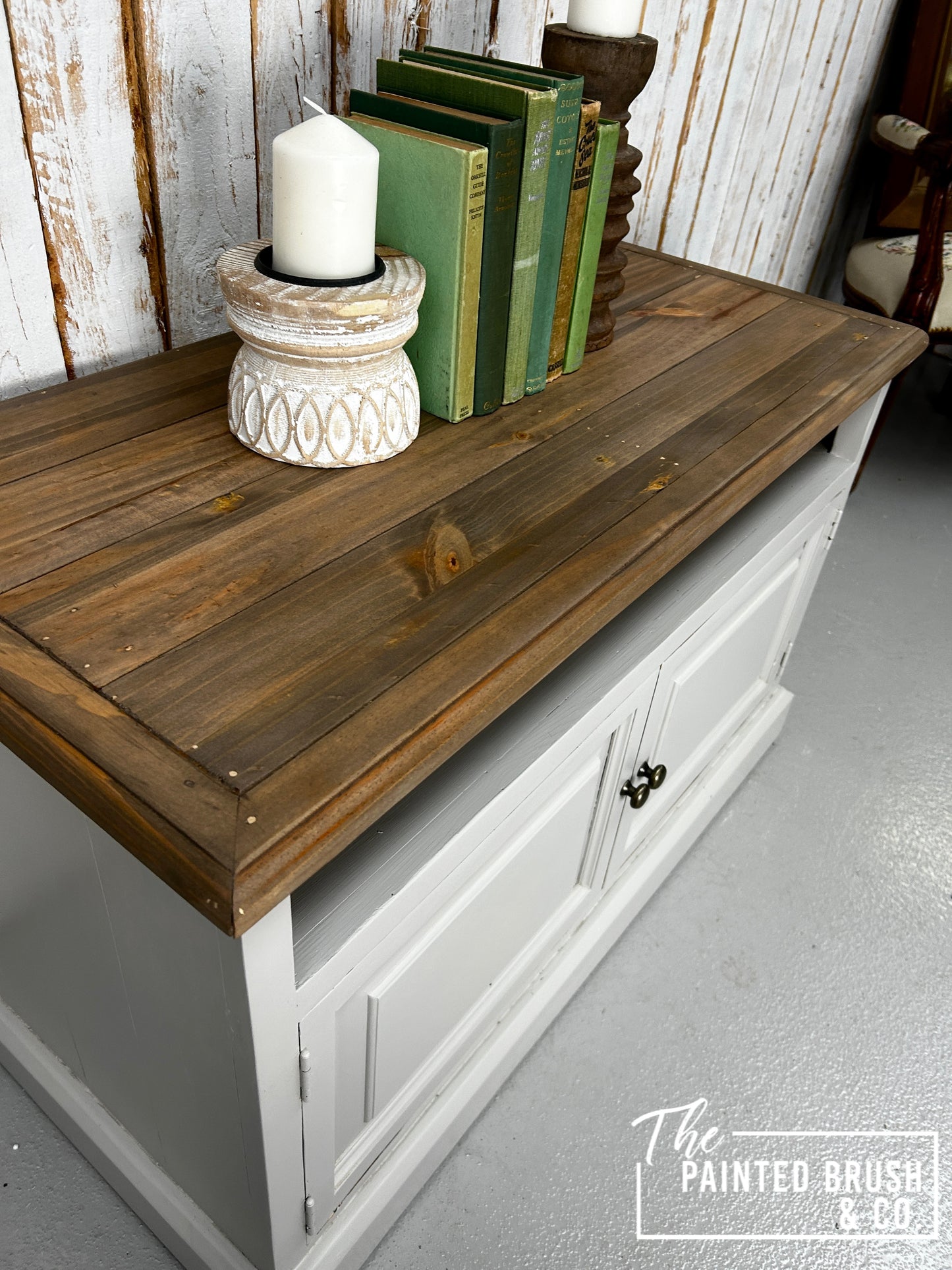 Fossil & Brumby TV Unit