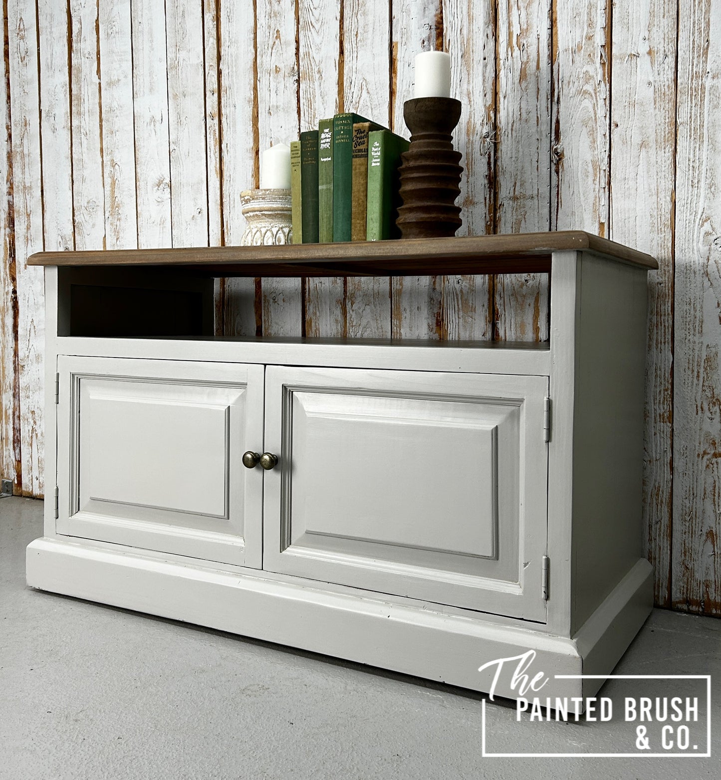 Fossil & Brumby TV Unit