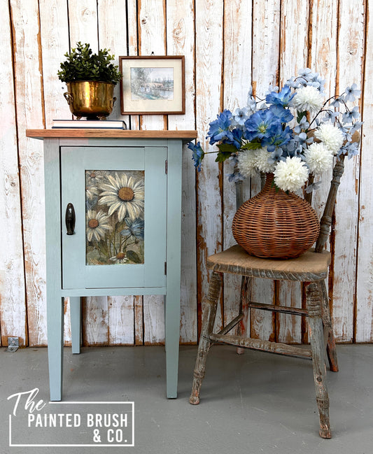 Daisy chain pot cupboard